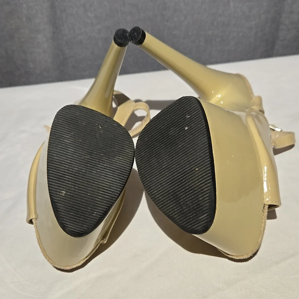 Pleaser Adore 709 Beige Patent Platform Heels 7 in 2.75 in SIZE 6 - Picture 6 of 8